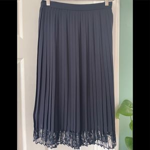 Banana republic pleated skirt